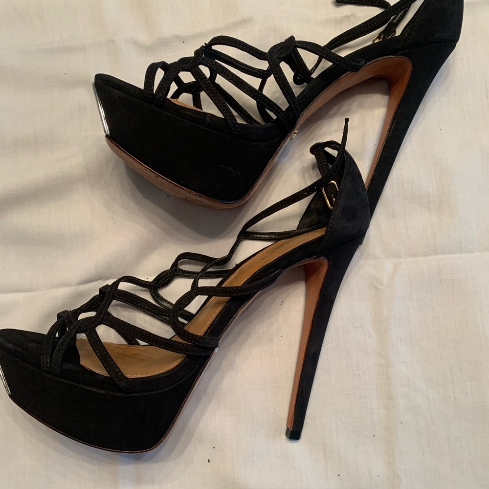 GORGEOUS AND SUPER SEXY SCHUTZ!!!